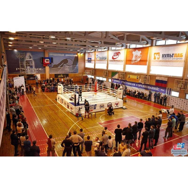 Рэйдж четырехугольный с боевой зоной 5 x 5 м., на подиуме 6 x 6 м.